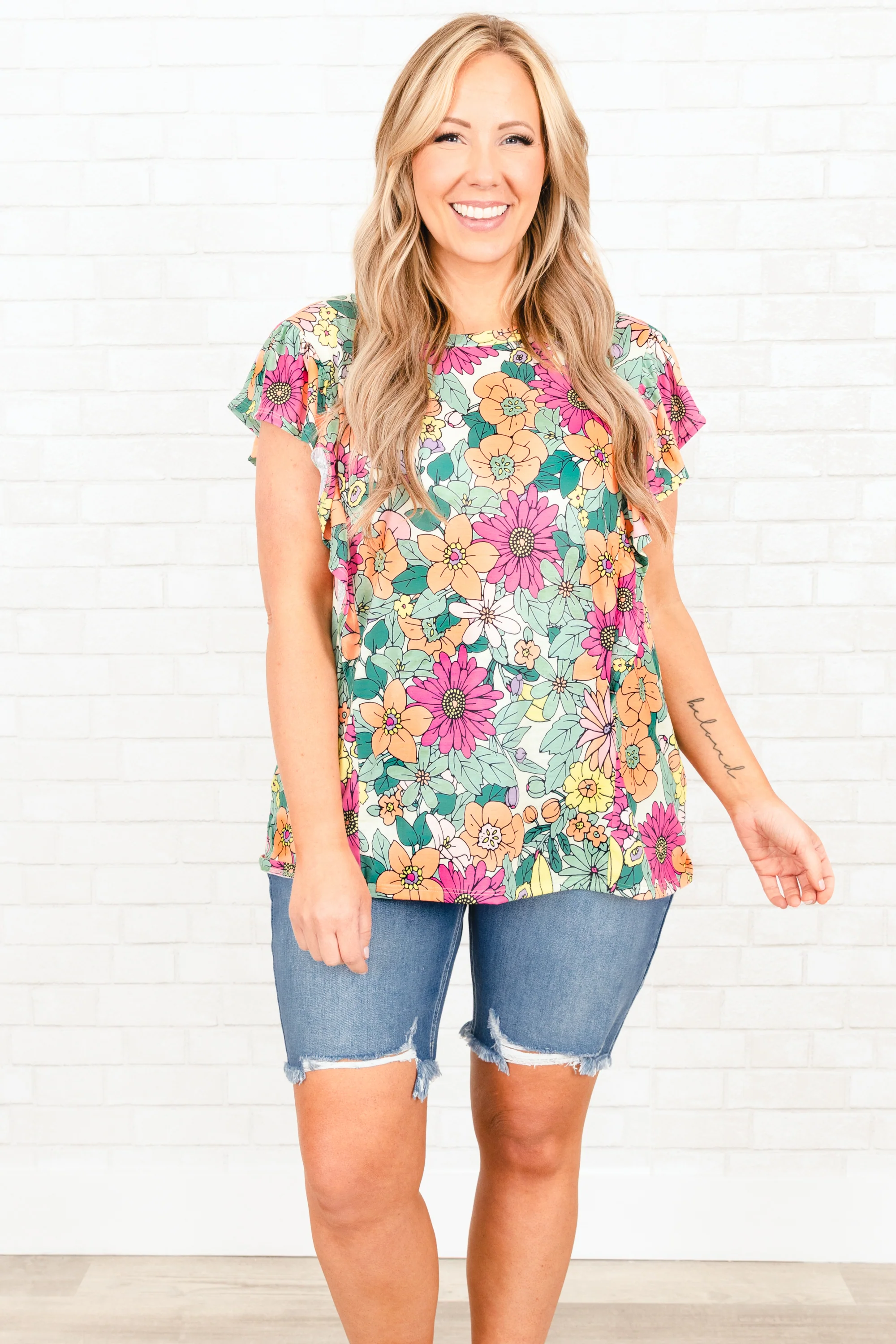 Always Adoring You Shorts, Light Wash - Image 2