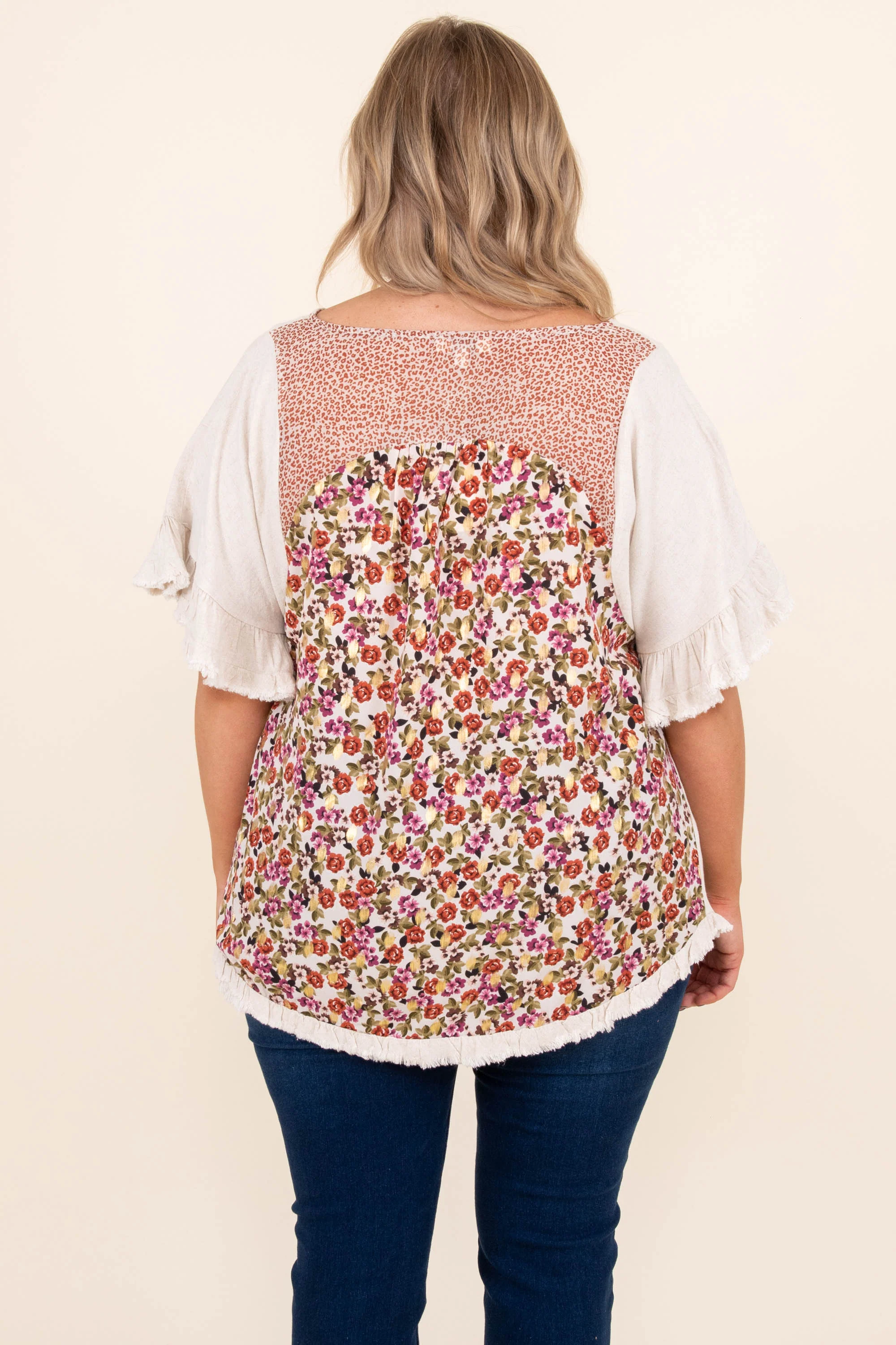 Away On Vacay Top, Oatmeal - Image 5