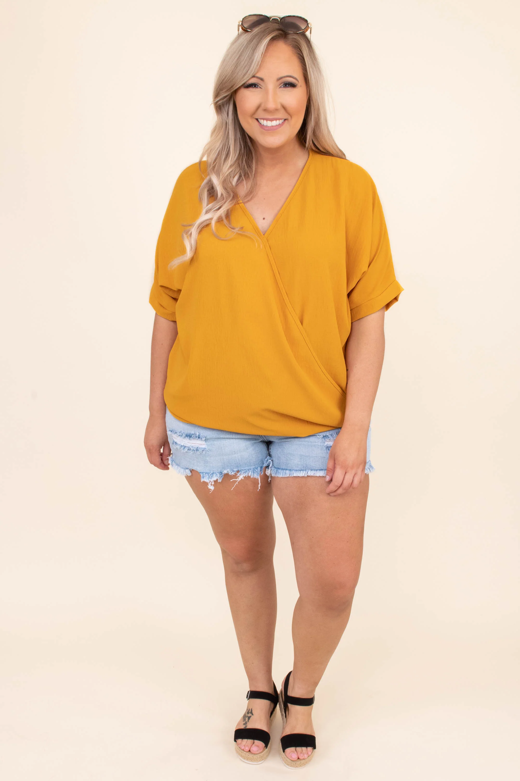 Good Times And Tan Lines Shorts, Light Wash - Image 4