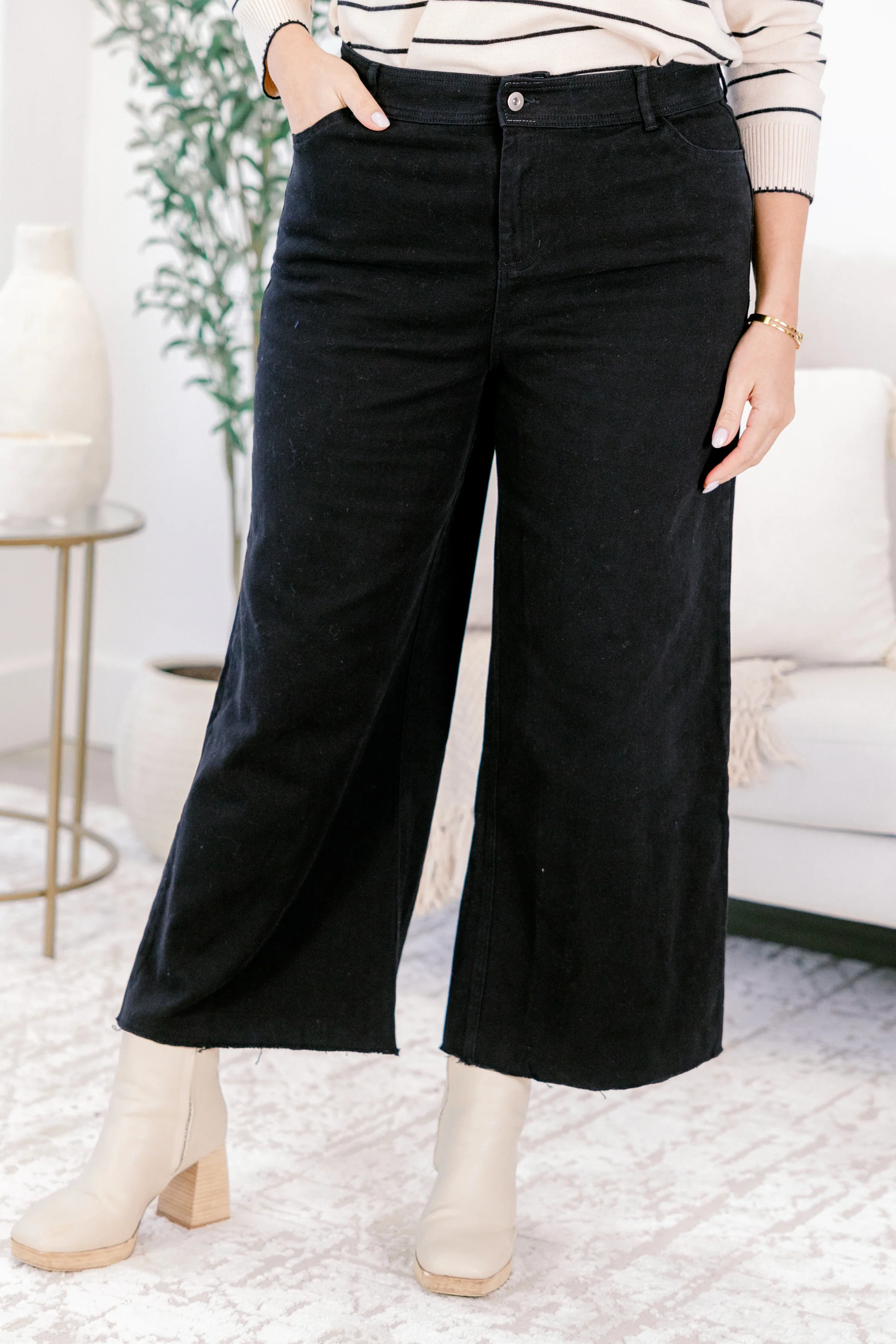 She Always Knows Pants, Black - Image 3